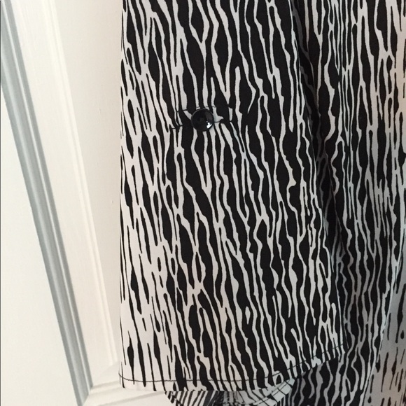 Catherine s black and white blouse - Picture 3 of 6